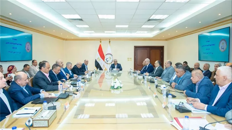 وزير الإنتاج الحربي: يتابع الأداء المالي والفني لشركات الإنتاج 