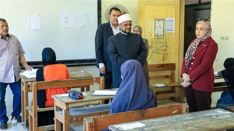 81 ألف طالب يطوون صفحة الثانوية الأزهرية اليوم بأداء امتحان الأدب والنصوص