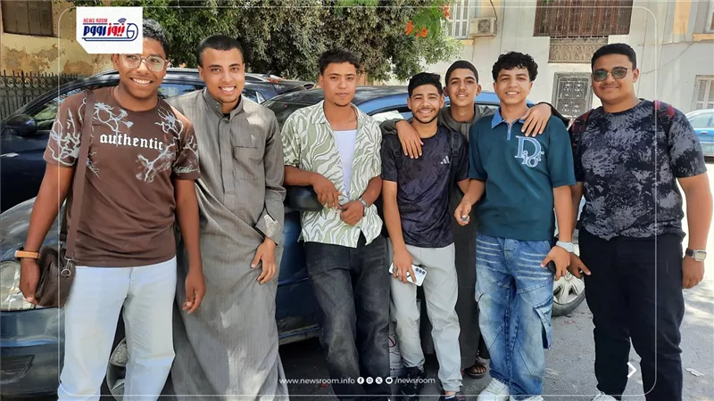 صعوبة الأسئلة وضيق الوقت يسيطران على آراء طلاب ثانوية الأزهر بالمنيا