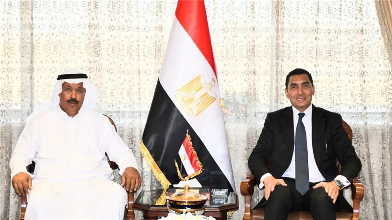وزير الشباب والرياضة يلتقي رئيس الاتحاد المصري للهجن 