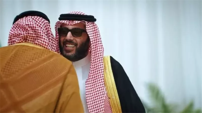 تركي آل الشيخ يحتفل بعقد قران شقيقته | فيديو                                  