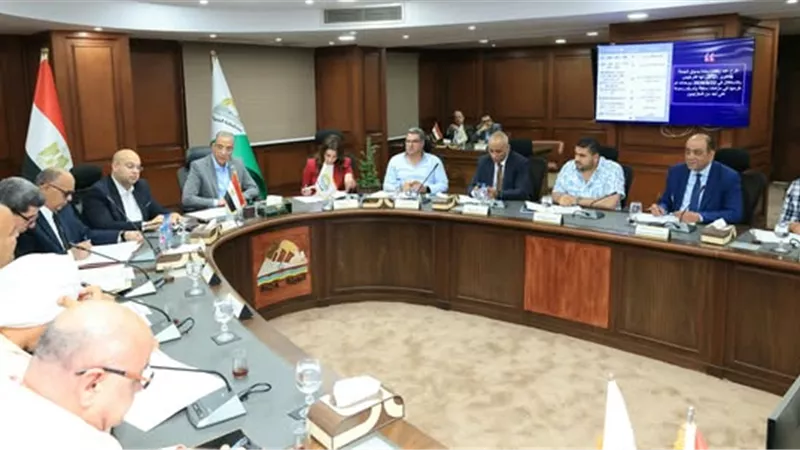 محافظ الجيزة يترأس اجتماع مجلس أمناء سوق الجملة بمدينة السادس من أكتوبر