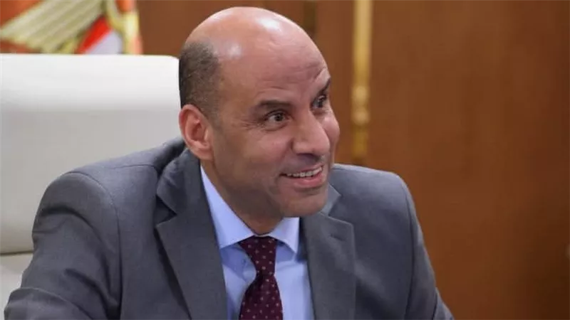 وزير العمل يعلن توفير 1590 وظيفة بـ36 شركة في 11 محافظة