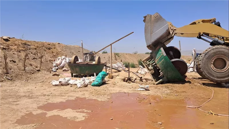 على مساحة 6850 مترًا.. إزالة 38 حالة تعدٍ في حملات بقنا ونجع حمادي