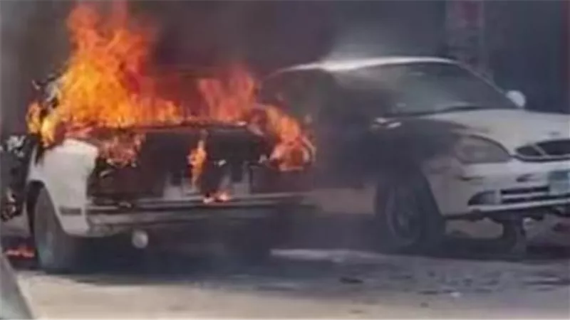 بسبب ارتفاع درجات الحرارة.. نشوب حريق في سيارة بجوار المحكمة بأبوتيج في أسيوط 