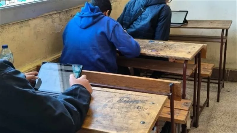 الجيزة تفتح تحقيقًا في خطأ توزيع نماذج امتحان اللغة الإنجليزية لطلاب الفندقي