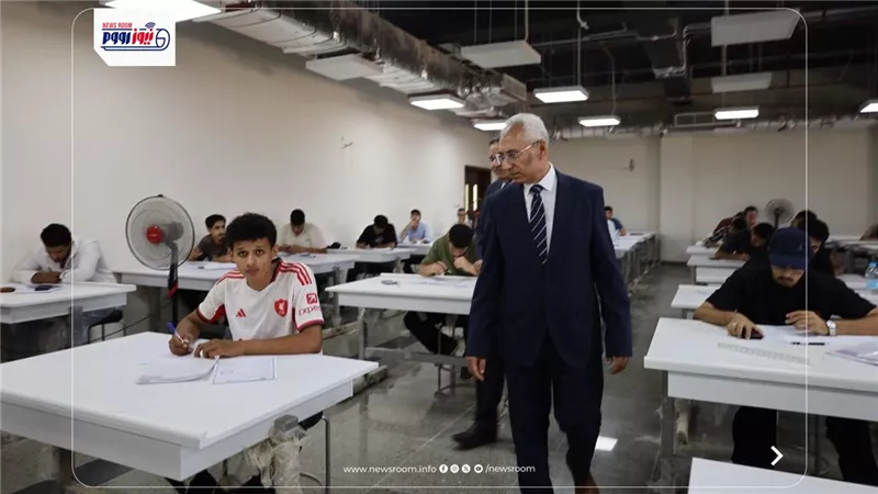 رئيس جامعة المنيا يتابع امتحانات الهندسة ويشدد على الانضباط ومكافحة الغش
