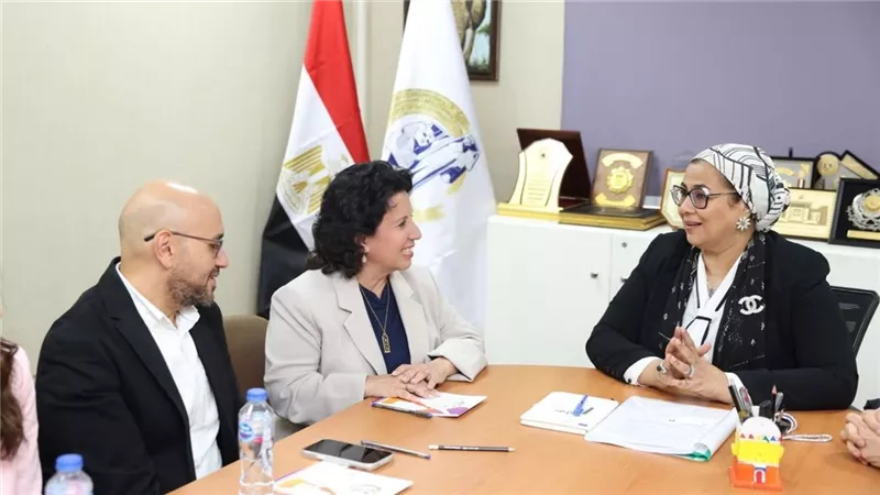 القومي للمرأة يبحث مع كلية ثندربيرد العالمية تعزيز التعاون في بناء القدرات