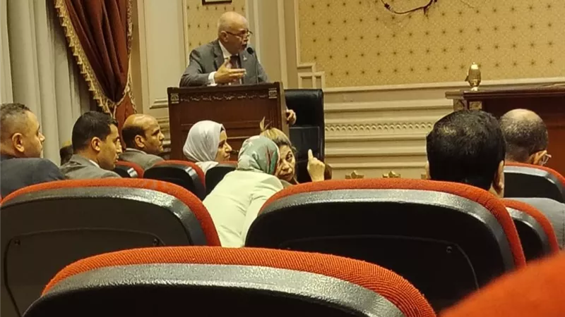 الشيوخ يوافق على اقتراحي حازم الجندي بشأن تنظيم الأنشطة الصناعية ومشاركة المصريين بالخارج بالاستثمار