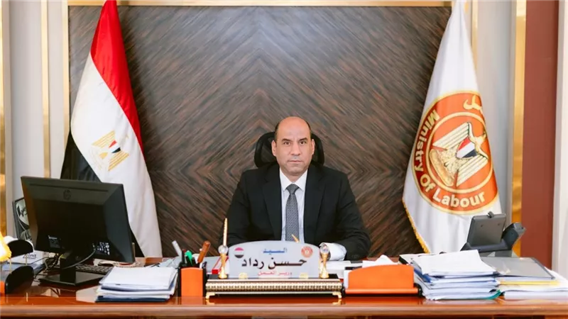 وزير العمل يعلن 3068 فرصة عمل جديدة في 72 شركة خاصة