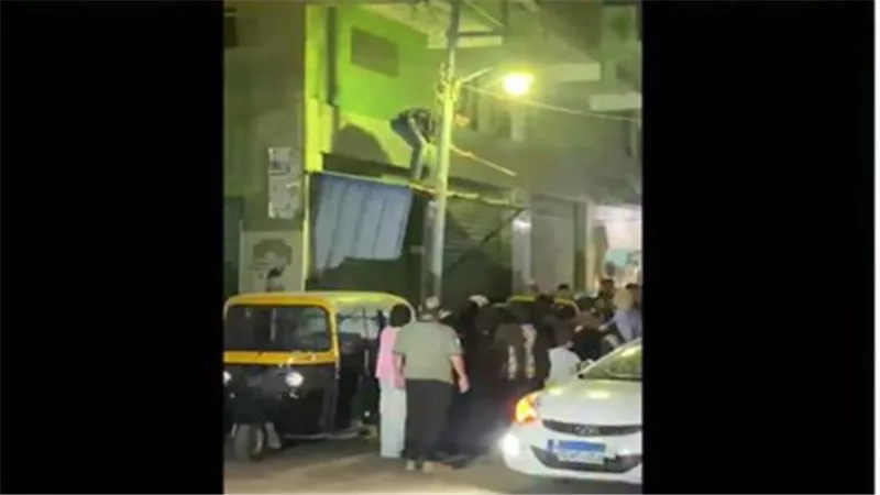 خلاف على ملكية منزل يتحول لتكسير كاميرات وتحطيم نوافذ بالدقهلية