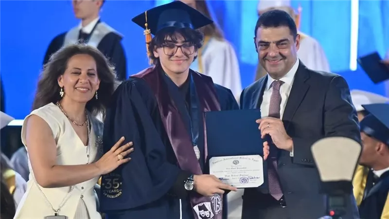 سلاف فواخرجي تحتفل بتخرج نجلها وتوجه له رسالة مؤثرة: 