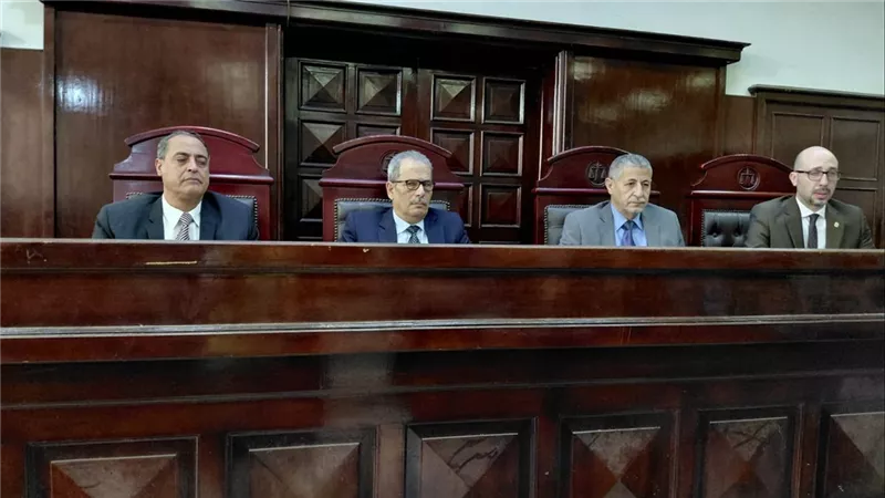 تأجيل محاكمة ربة منزل متهمة بقتل طفلة وسرقة قرطها الذهبي بالدقهلية