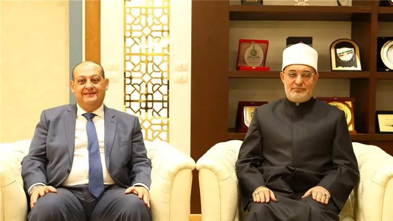 مفتي الجمهورية يستقبل مساعد وزير الخارجية للعلاقات الثقافية لتعزيز التعاون 