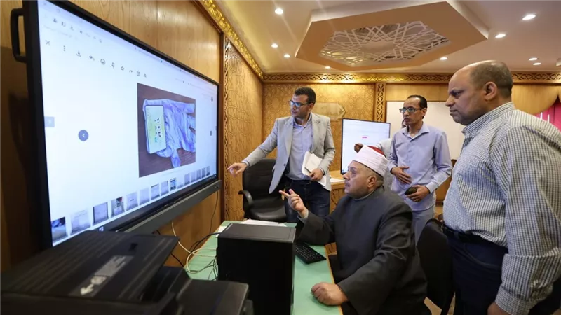 غرفة العمليات المركزية تتابع امتحان النحو للقسم العلمي.. وانتظام كامل واستقرار