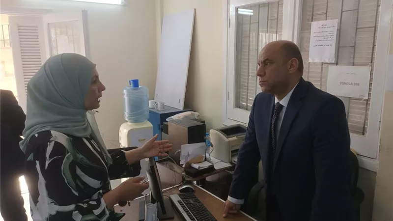 حسن رداد يجري جولة مفاجئة علي مكاتب العمل بالقليوبية ويتابع مستوى الخدمات 