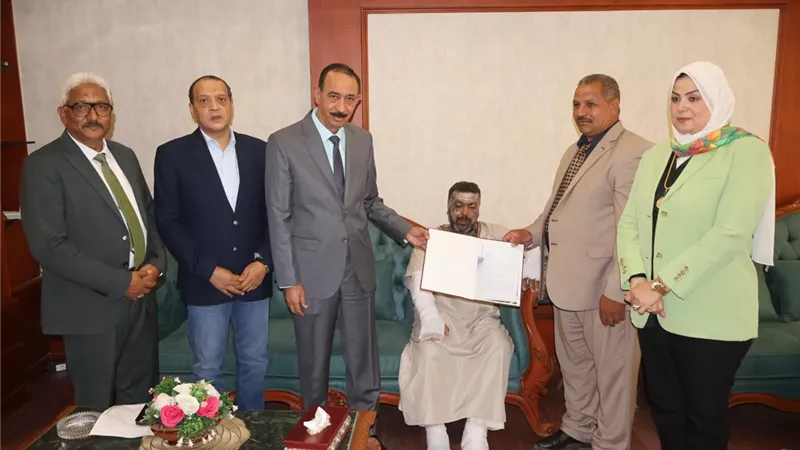 سوهاج تُكرم البطل 