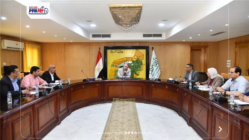 محافظ الفيوم يبحث آليات إعادة تشغيل وحدة التغويز اللاهوئي لإنتاج الطاقة 