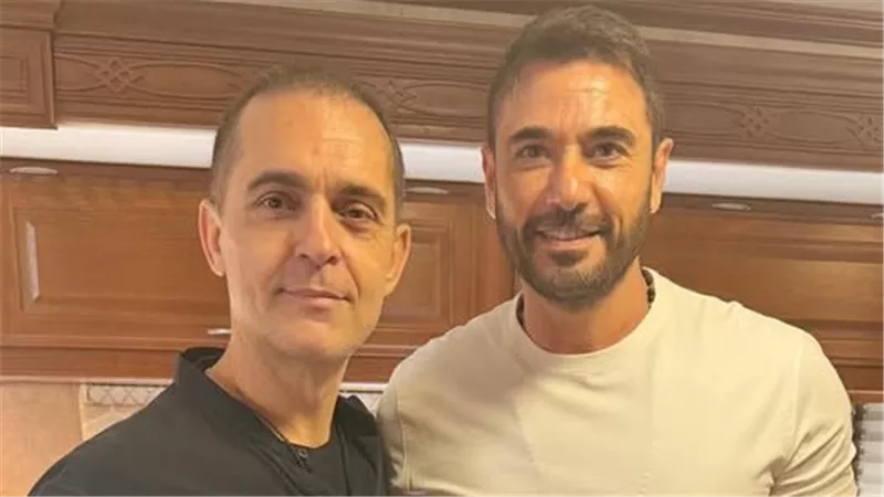 تركي آل الشيخ يشارك الجمهور صورة تجمع أحمد عز مع الممثل العالمي بيدرو ألونسو