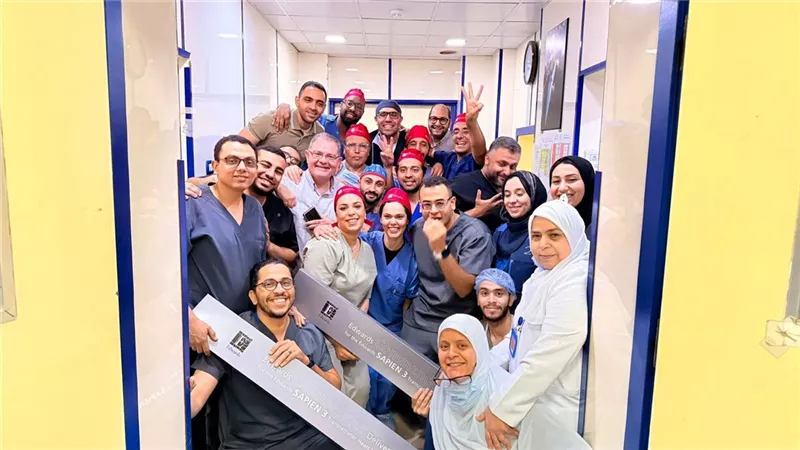 قصر العيني ينظم ورشة عمل دولية لإصلاح الصمام الأورطي بالقسطرة 