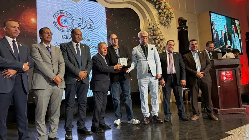 نقيب الأطباء ووفد النقابة العامة يشاركون في احتفالية يوم الطبيب القنائي