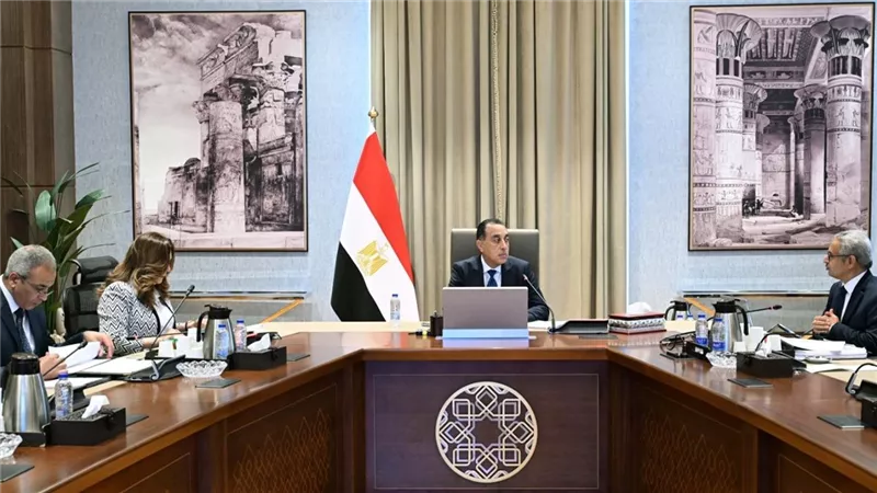 رئيس الوزراء يستعرض الموقف التنفيذي للمشروعات الخدمية والتنموية في بني سويف
