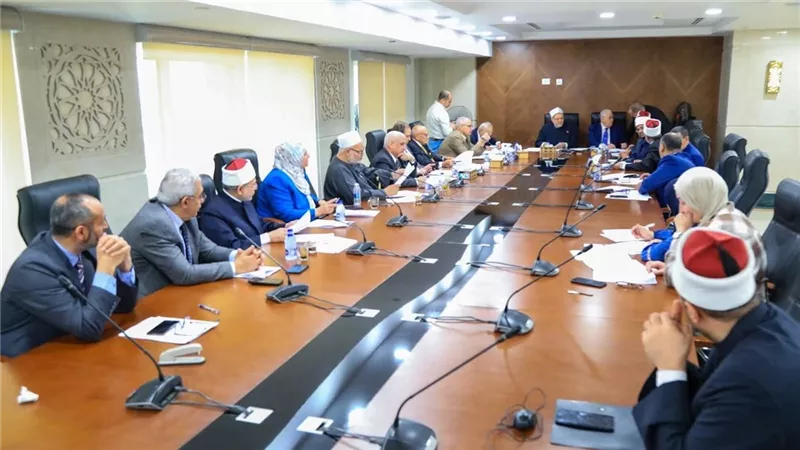 لجنة البحوث الفقهية تناقش قضايا شرعية معاصرة تتعلق بالتطبيقات الطبية الحديثة