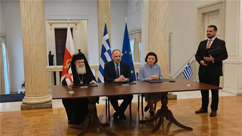  بطريرك القدس يختتم زيارته إلى أثينا بدعوة لحماية مسيحيي الأرض المقدسة