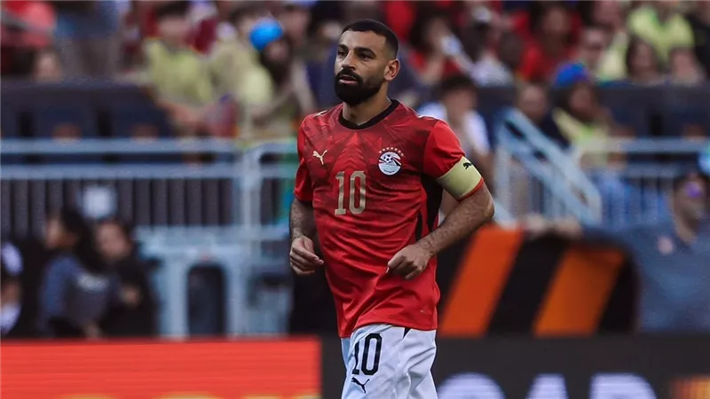 رئيس البعثة: متفائلون بمشاركة صلاح أمام أستراليا.. والتوأم مصلحته منتخب مصر