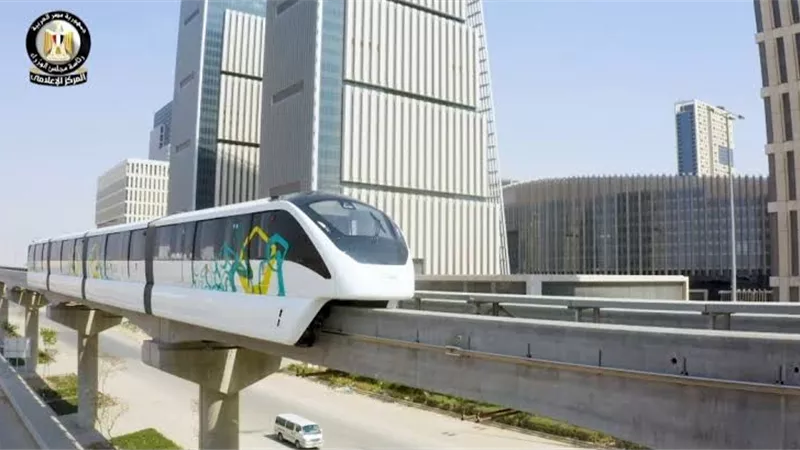 مونوريل شرق النيل يخطف الانظار ويتحول لأيقونة النقل الحديث بالعاصمة الجديدة