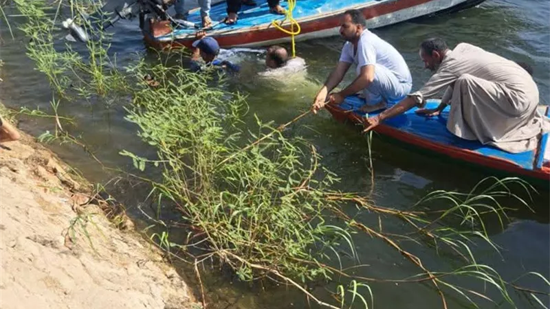 انتشال جثة شاب لقي مصرعه غرقًا في مياه النيل أمام مصنع سكر جرجا 