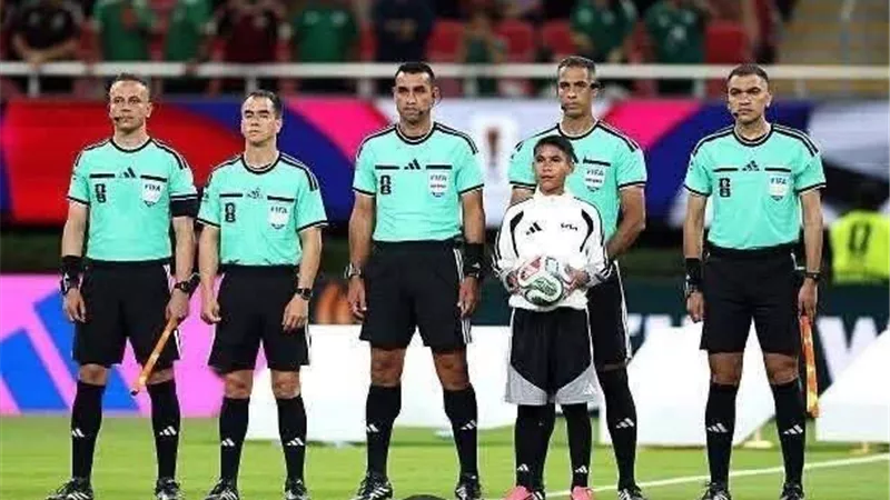 الظهور الثاني بالمونديال.. أمين عمر وأبو الرجال يقودان حكام الأرجنتنين والنمسا