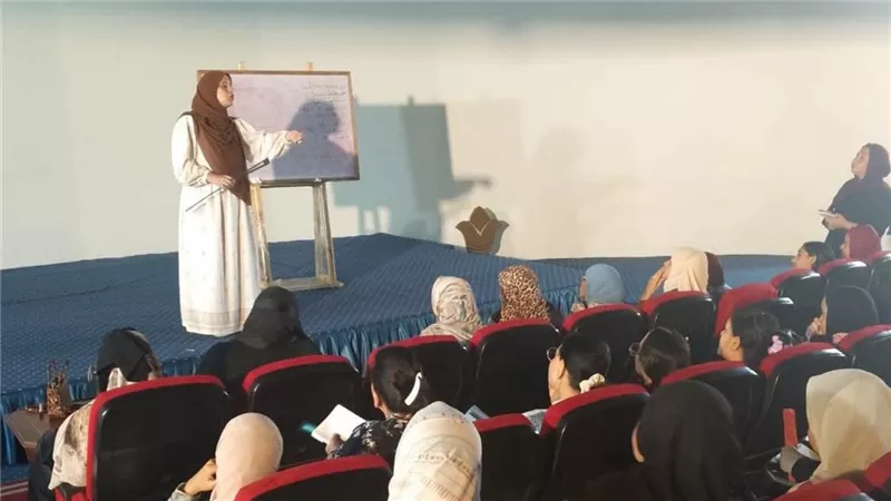 بدل ما تقعدي في البيت.. إقبال كبير على كورس الخياطة المجاني بالأقصر
