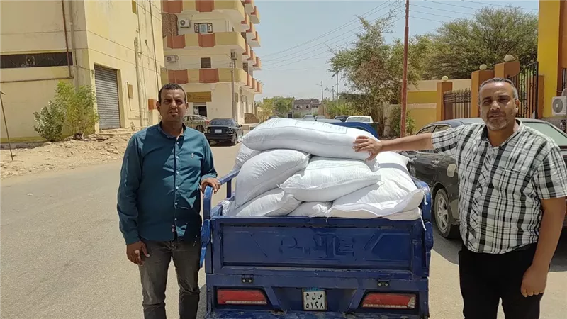كانوا هيعملوا بيها الشاي.. تموين الأقصر يضبط طن سكر قبل بيعه بالسوق السوداء