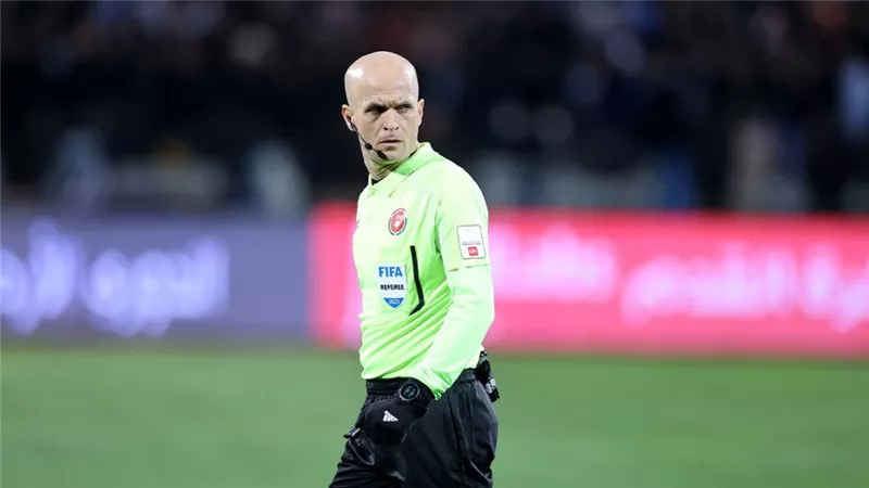 الأردني مخادمة حكمًا لمباراة إسبانيا والرأس الأخضر في كأس العالم 2026