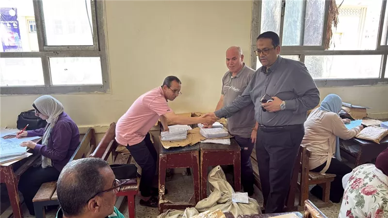 وكيل تعليم الغربية يتابع تقدير درجات الشهادة الإعدادية ويشدد على دقة التصحيح
