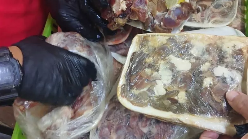 ضبط 471 كيلو لحوم ورنجة ودواجن فاسدة ومجهولة المصدر في حملات مكثفة بالغربية