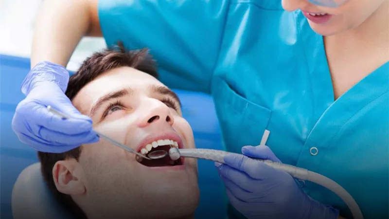 آلاف الخريجين في مأزق.. مصير دفعة طب الأسنان 2023 يثير الجدل