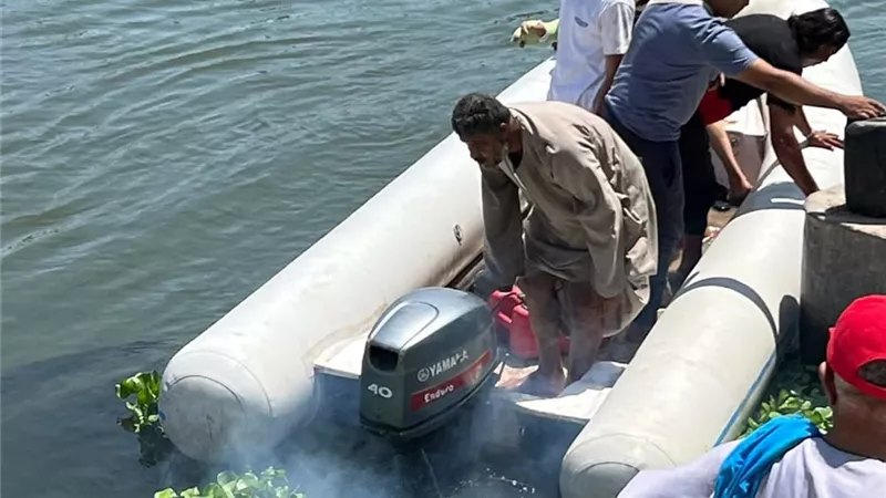انتشال جثمان عامل سقط من مركب بـ «ترعة النوبارية» في البحيرة
