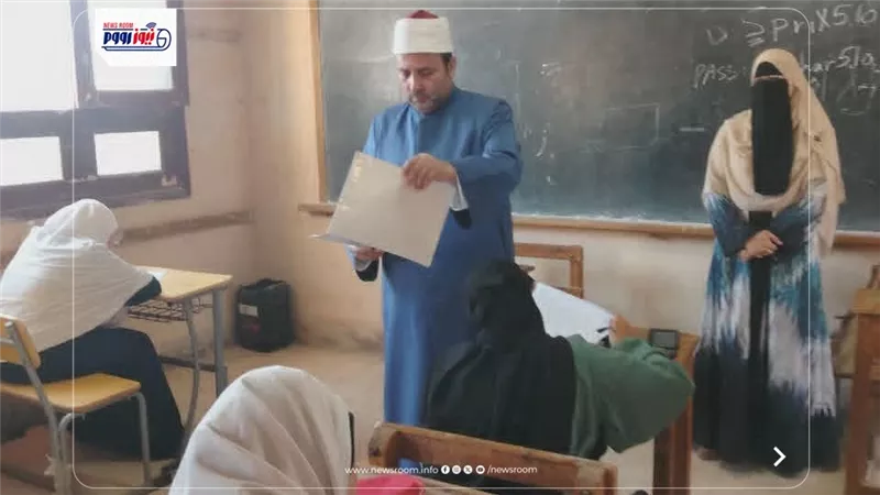 رئيس منطقة المنيا الأزهرية يتابع امتحانات الثانوية بمعهد العدوة