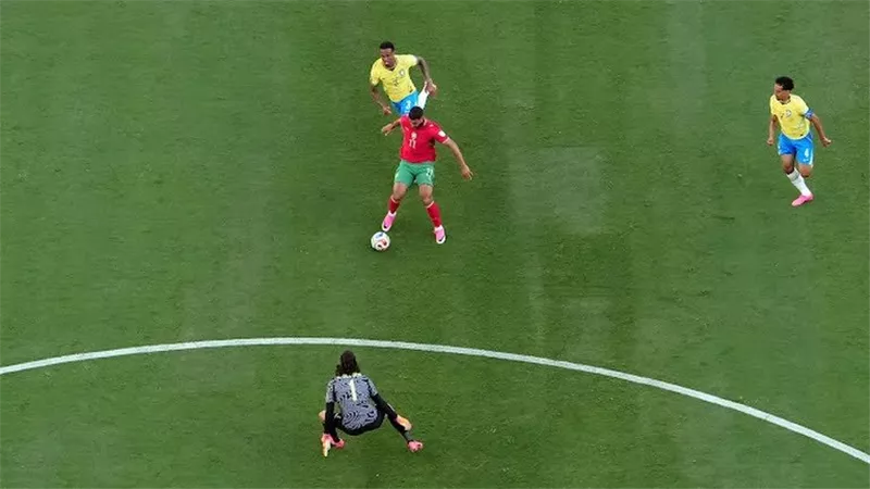 إسماعيل صيباري يتقدم للمغرب وفينيسيوس يتعادل سريعًا للبرازيل