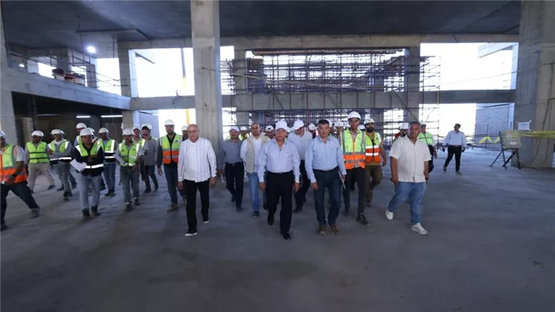 وزير النقل يتفقد 9 محطات بالخط الثاني للقطار السريع بين أسوان والأقصر