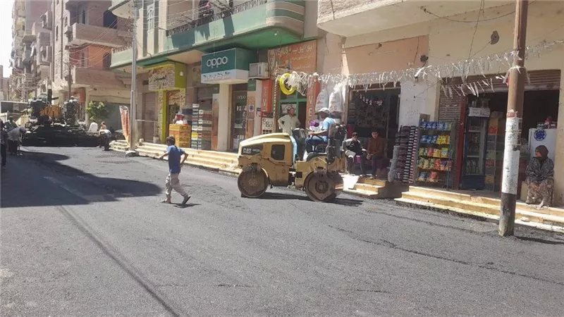 محافظ أسيوط: بدء أعمال رصف شارع النهضة بمدينة ساحل سليم لتحسين الحركة المرورية