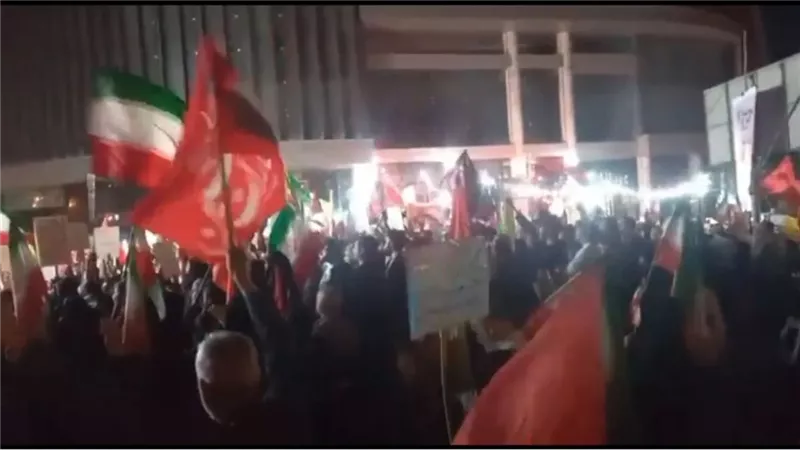 الموت للخائن عراقجي.. مظاهرات في إيران ومشهد ضد اتفاق أمريكا|تفاصيل