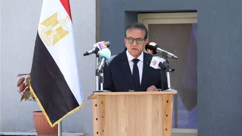باستثمارات 12 مليار جنيه.. وزير الصحة يتفقد «مدينة اللقاحات والبيوتكنولوجي»
