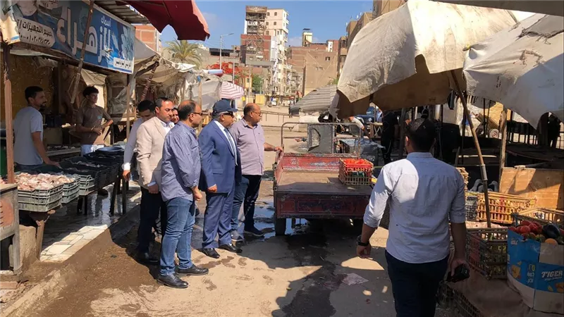 محافظ الدقهلية يتفقد سوق جديلة بالمنصورة ويشدد على الالتزام بالأسعار 