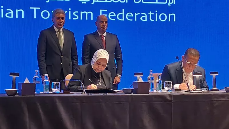  تعاون بين السياحة والعمل لتقنين أوضاع العمالة الأجنبية بالمنشآت السياحية