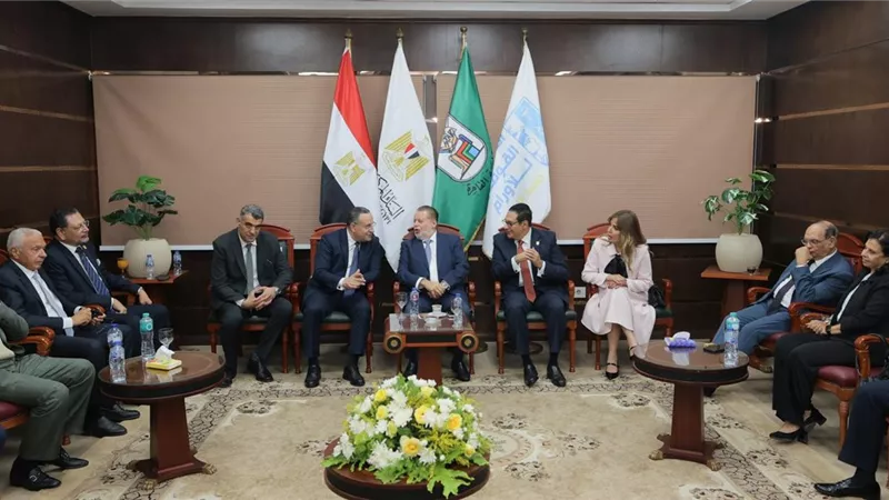بدعم من القطاع المصرفي.. افتتاح وحدات طبية متطورة ومجمع عيادات جديد بالأورام