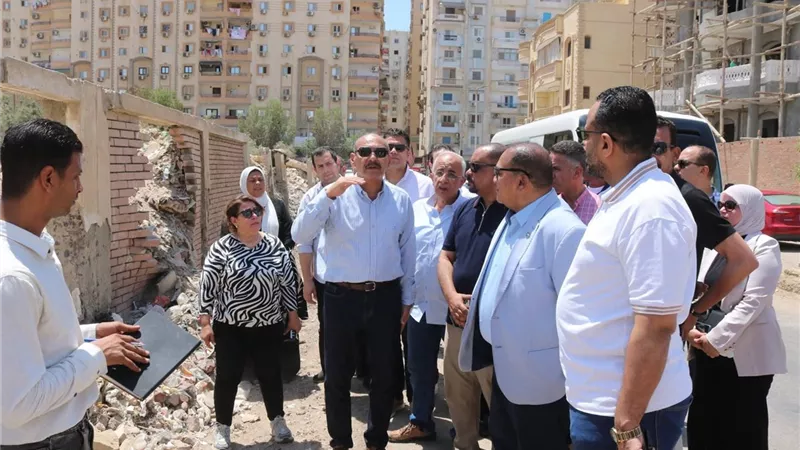 محافظ السويس يدشن مشروع تطوير وتوسعة مسجد الشهداء التاريخي 