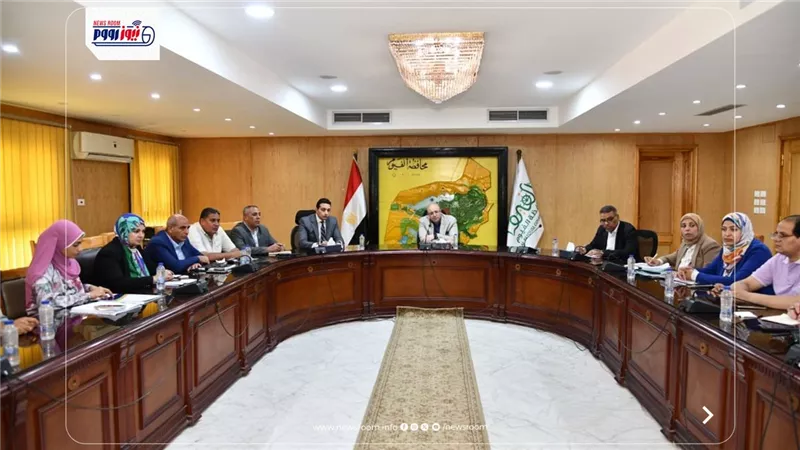 محافظ الفيوم يتابع الموقف التنفيذي لمشروعات 